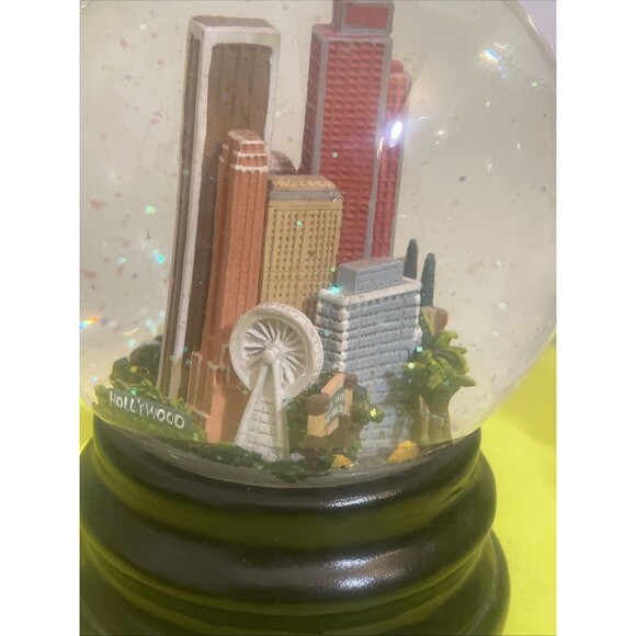 Vintage Rare Los Angeles California LA Musical Snow Globe Excellent - Picture 9 of 9